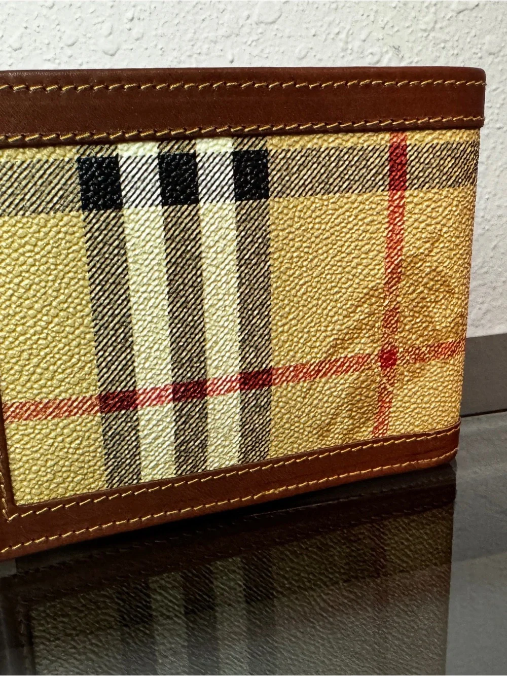 Burberry bifold featuring